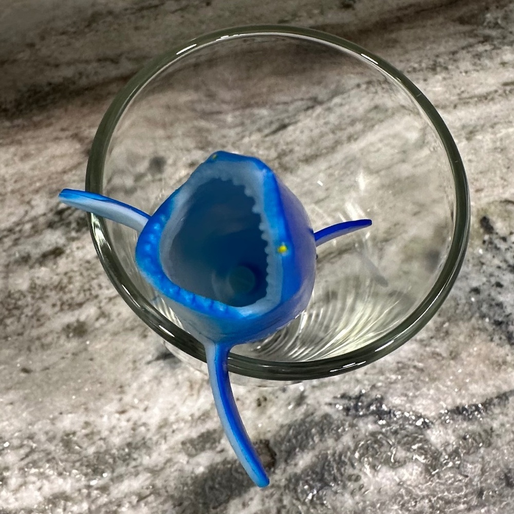 Blue Chair Bay Rum SHARK SHOOTER Figural Hanging Shot Glass Kenny Chesney NEW - Picture 7 of 7
